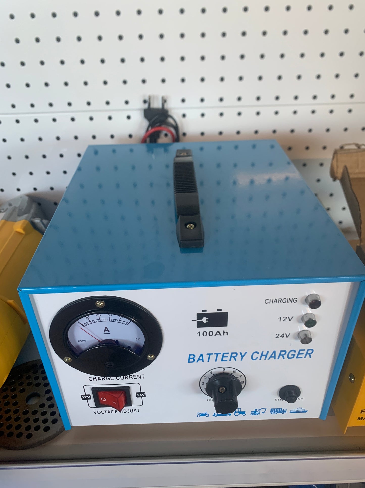 Încărcător pentru baterie cu microprocesor G80038, 30a / 50a / 100a